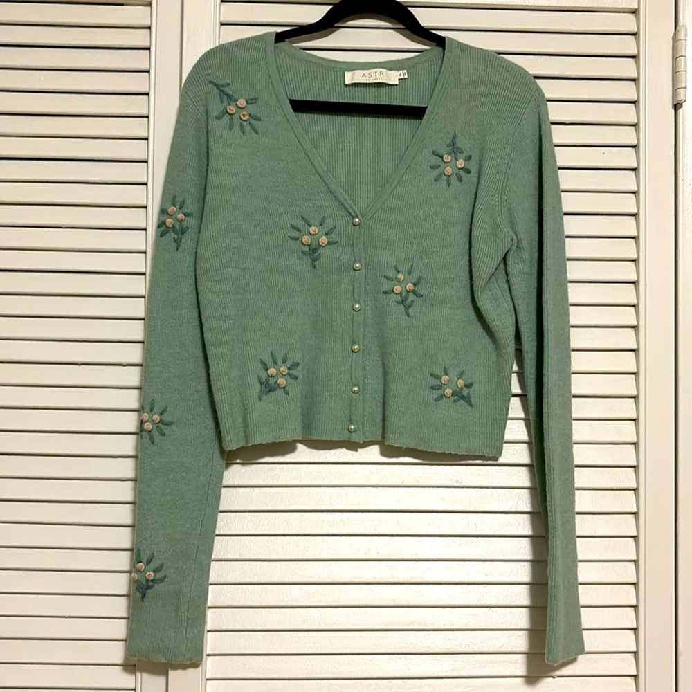 ASTR THE LABEL SAGE CARDIGAN